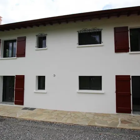Iduzki-alde Bat Holiday home Souraide