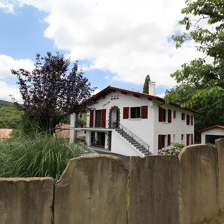 Iduzki-alde Bat Holiday home Souraide